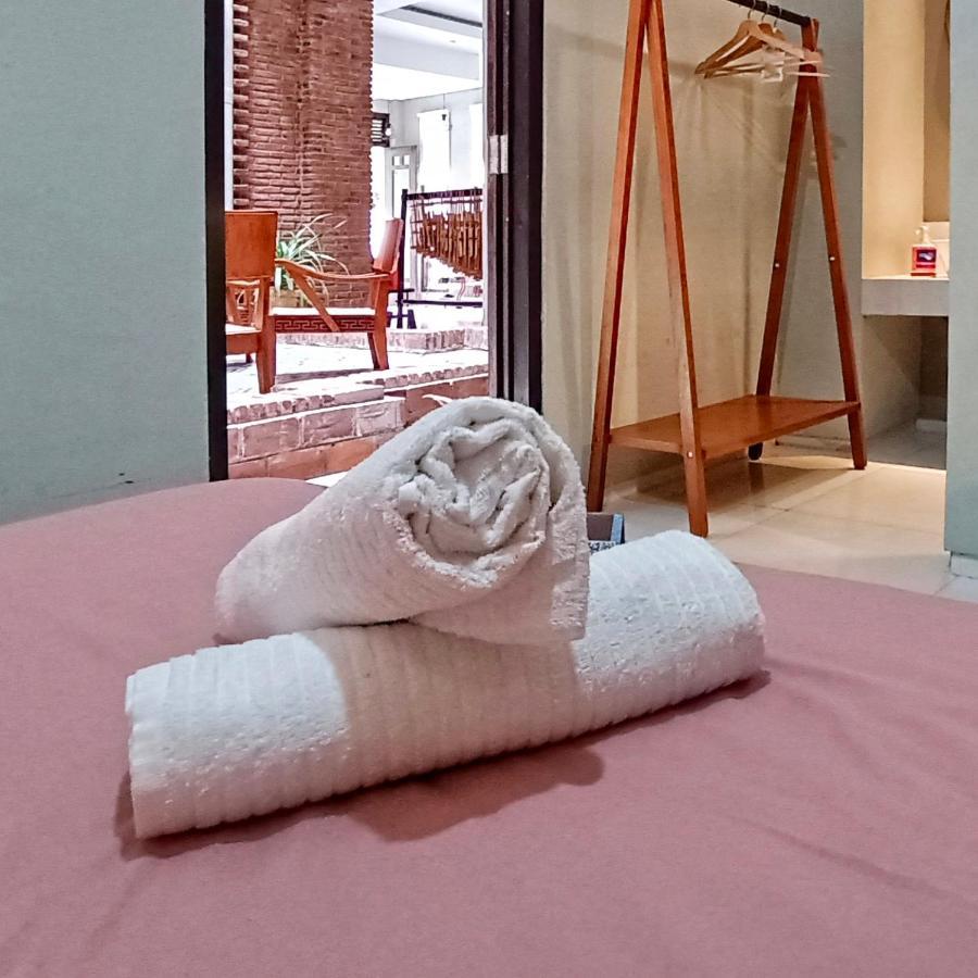 Sabi Guest House - Strategic Family -Married Couples Only- Hostel In Prawirotaman Jogjakarta Buitenkant foto