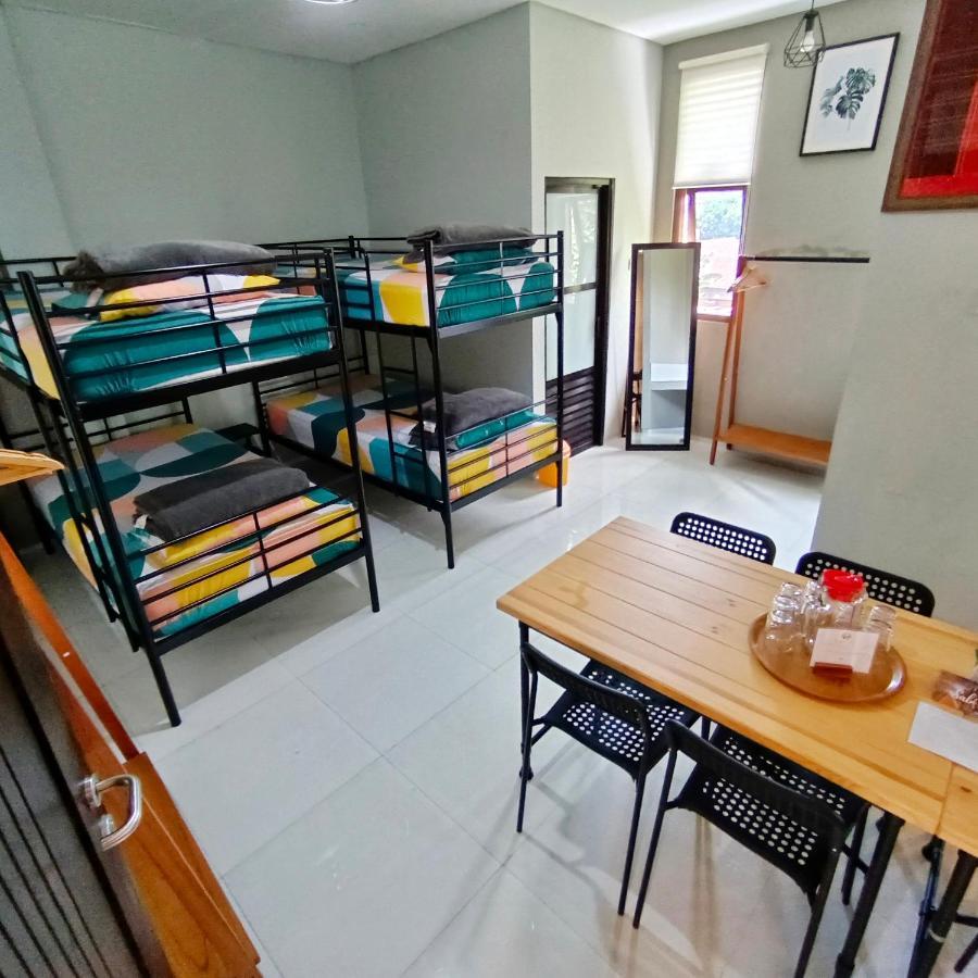 Sabi Guest House - Strategic Family -Married Couples Only- Hostel In Prawirotaman Jogjakarta Buitenkant foto